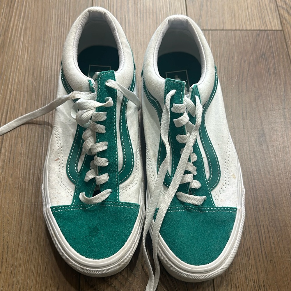 Vans men’s 7.0, women’s 8.5